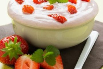 Naturjoghurt Mit Frischen Erdbeeren Rezept Kochrezepte At