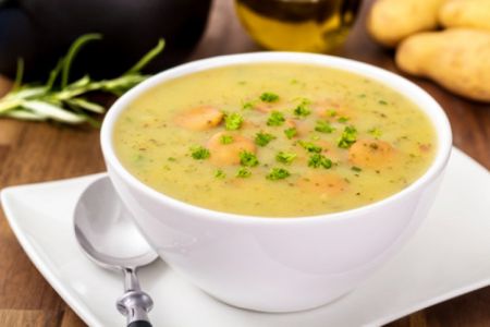 Frische Kräuter-Gemüse-Suppe