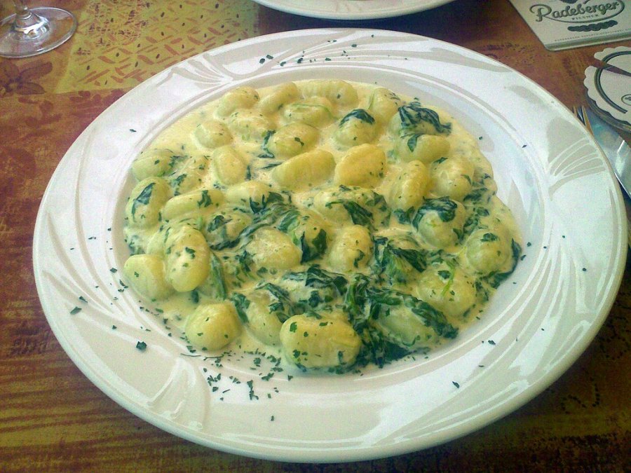 Gnocchi mit Spinat und Sahnesauce - Rezept | Kochrezepte.at